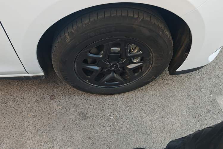 Used BYD Seal 05 DM-i 2025 DM-i Smart Drive 55KM Luxury Model Right Front Wheel Hub