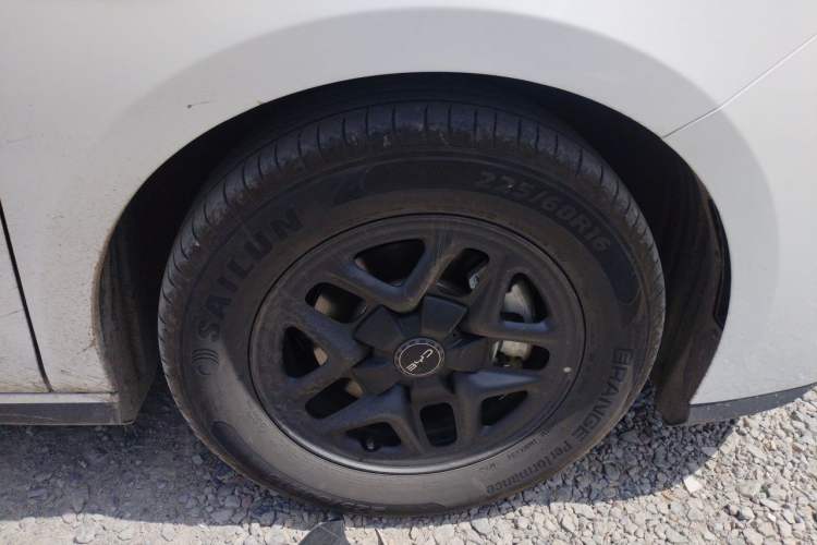 Used BYD Seal 05 DM-i 2025 DM-i Smart Drive 55KM Luxury Model Right Front Wheel Hub