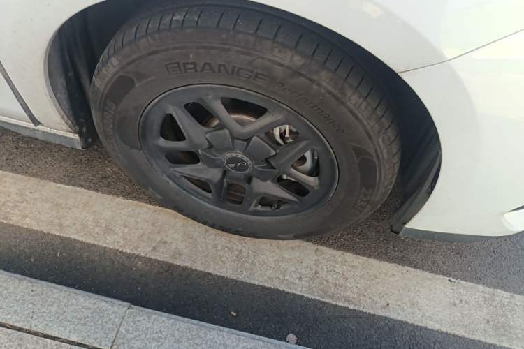 Used BYD Seal 05 DM-i 2025 DM-i Smart Drive 55KM Luxury Model Right Front Wheel Hub