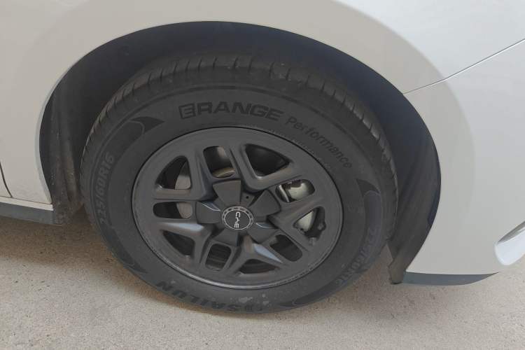 Used BYD Seal 05 DM-i 2025 DM-i Smart Drive 55KM Luxury Model Right Front Wheel Hub