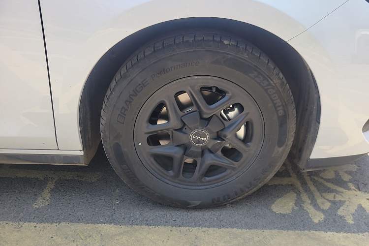 Used BYD Seal 05 DM-i 2025 DM-i Smart Drive 55KM Luxury Model Right Front Wheel Hub