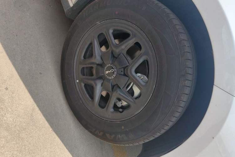Used BYD Seal 05 DM-i 2025 DM-i Smart Drive 55KM Luxury Model Right Front Wheel Hub