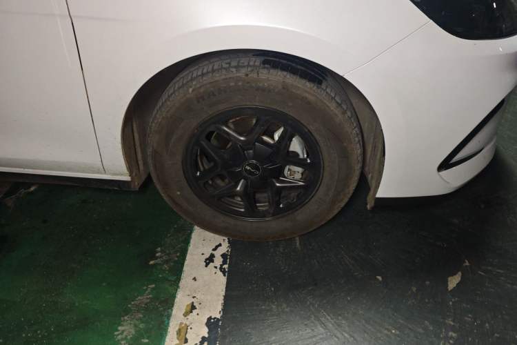 Used BYD Seal 05 DM-i 2025 DM-i Smart Drive 55KM Luxury Model Right Front Wheel Hub