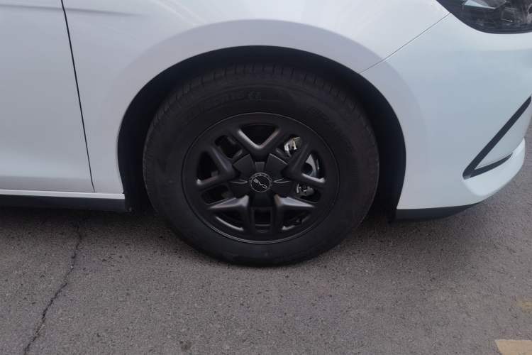 Used BYD Seal 05 DM-i 2025 DM-i Smart Drive 55KM Luxury Model Right Front Wheel Hub