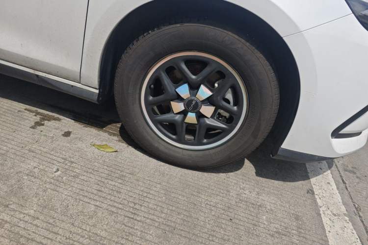 Used BYD Seal 05 DM-i 2025 DM-i Smart Drive 55KM Luxury Model Right Front Wheel Hub