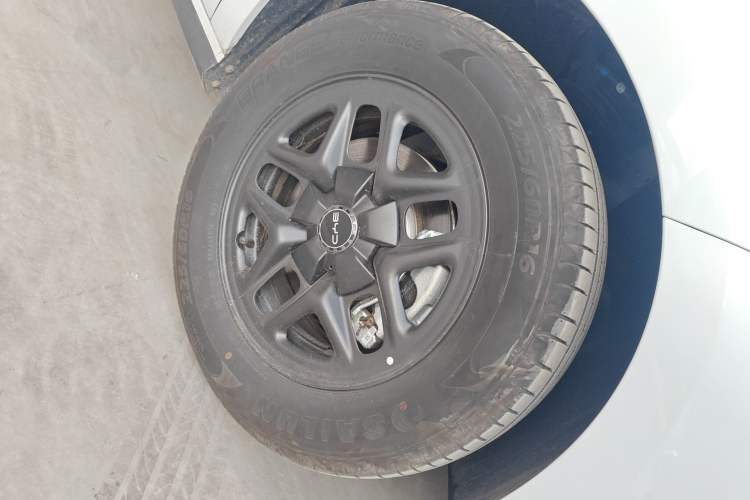 Used BYD Seal 05 DM-i 2025 DM-i Smart Drive 55KM Luxury Model Right Front Wheel Hub