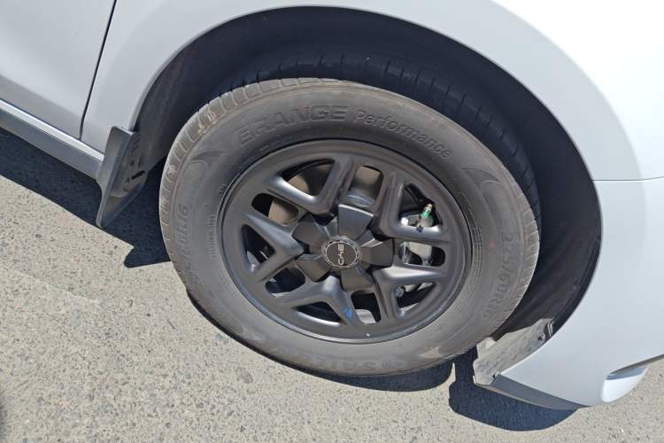 Used BYD Seal 05 DM-i 2025 DM-i Smart Drive 55KM Luxury Model Right Front Wheel Hub