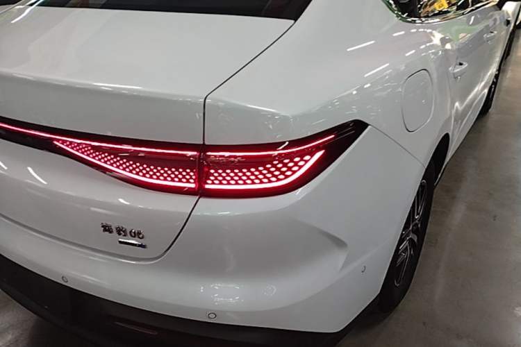 Used BYD Seal 05 DM-i 2025 DM-i Intelligent Drive 120KM Flagship Model Right Rear Taillight