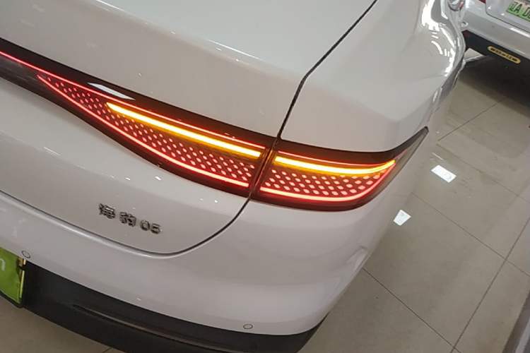 Used BYD Seal 05 DM-i 2025 DM-i Smart Drive 55KM Luxury Model Right Rear Taillight