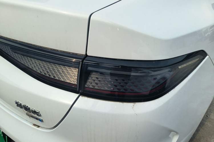 Used BYD Seal 05 DM-i 2025 DM-i Intelligent Drive 120KM Flagship Model Right Rear Taillight