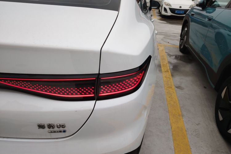 Used BYD Seal 05 DM-i 2025 DM-i Intelligent Drive 120KM Flagship Model Right Rear Taillight