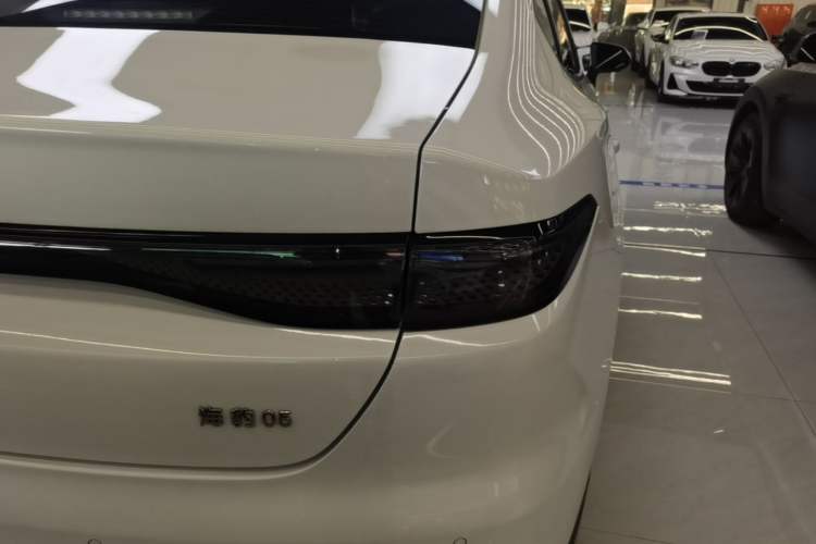 Used BYD Seal 05 DM-i 2025 DM-i Smart Drive 55KM Luxury Model Right Rear Taillight