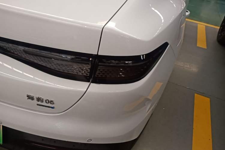 Used BYD Seal 05 DM-i 2025 DM-i Intelligent Drive 120KM Flagship Model Right Rear Taillight