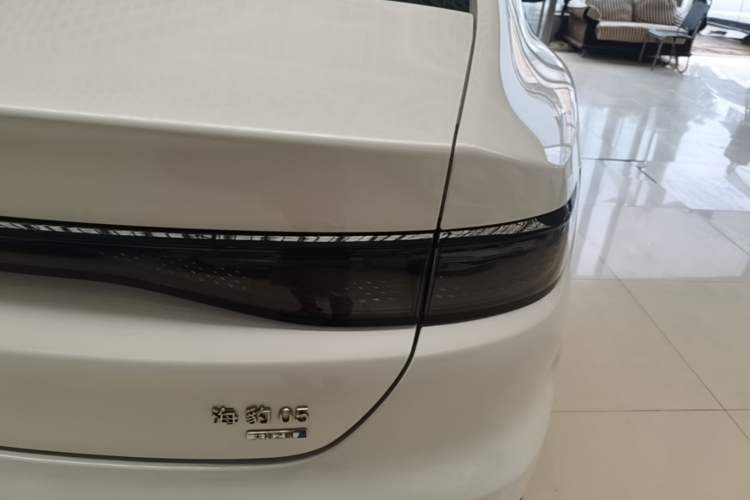 Used BYD Seal 05 DM-i 2025 DM-i Intelligent Drive 120KM Flagship Model Right Rear Taillight