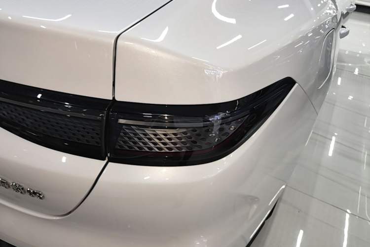 Used BYD Seal 05 DM-i 2025 DM-i Smart Drive 55KM Luxury Model Right Rear Taillight