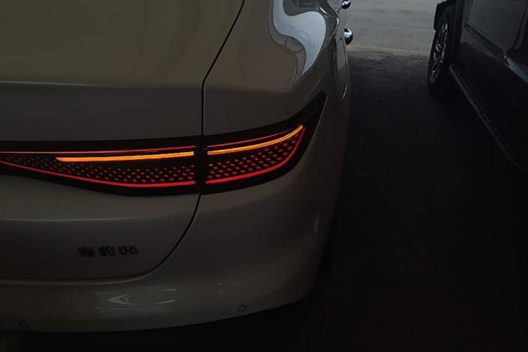Used BYD Seal 05 DM-i 2025 DM-i Smart Drive 55KM Luxury Model Right Rear Taillight