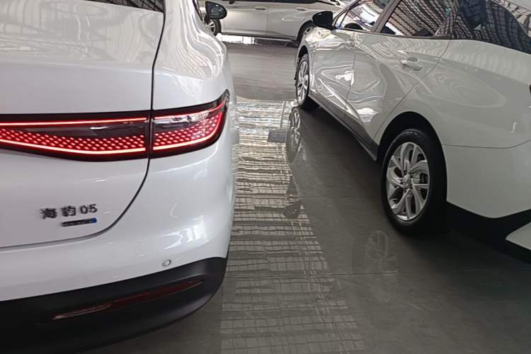 Used BYD Seal 05 DM-i 2025 DM-i Intelligent Drive 120KM Flagship Model Right Rear Taillight