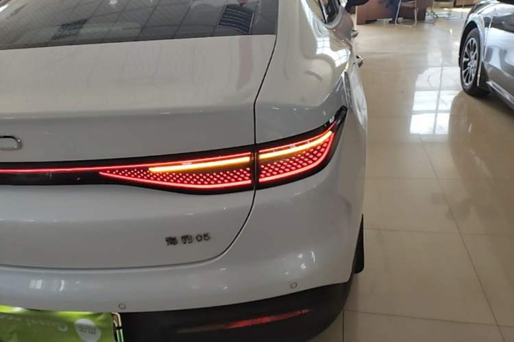 Used BYD Seal 05 DM-i 2025 DM-i Smart Drive 55KM Luxury Model Right Rear Taillight