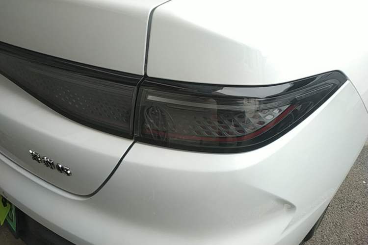Used BYD Seal 05 DM-i 2025 DM-i Smart Drive 55KM Luxury Model Right Rear Taillight
