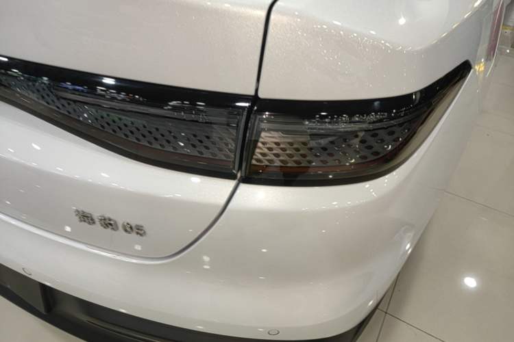 Used BYD Seal 05 DM-i 2025 DM-i Smart Drive 55KM Luxury Model Right Rear Taillight
