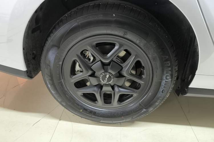 Used BYD Seal 05 DM-i 2025 DM-i Smart Drive 55KM Luxury Model Right Rear Wheel Hub