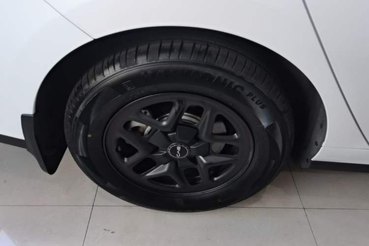 Used BYD Seal 05 DM-i 2025 DM-i Smart Drive 55KM Luxury Model Right Rear Wheel Hub