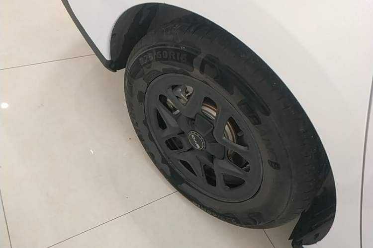 Used BYD Seal 05 DM-i 2025 DM-i Smart Drive 55KM Luxury Model Right Rear Wheel Hub