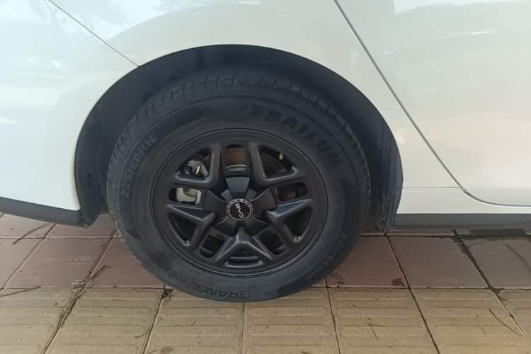 Used BYD Seal 05 DM-i 2025 DM-i Smart Drive 55KM Luxury Model Right Rear Wheel Hub