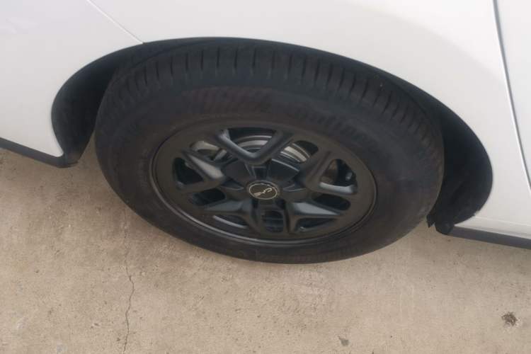 Used BYD Seal 05 DM-i 2025 DM-i Smart Drive 55KM Luxury Model Right Rear Wheel Hub