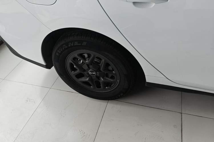Used BYD Seal 05 DM-i 2025 DM-i Smart Drive 55KM Luxury Model Right Rear Wheel Hub