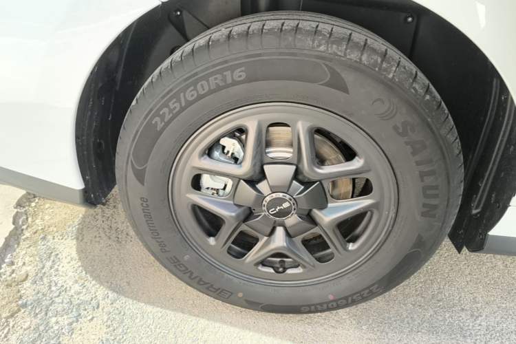 Used BYD Seal 05 DM-i 2025 DM-i Smart Drive 55KM Luxury Model Right Rear Wheel Hub