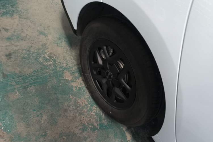 Used BYD Seal 05 DM-i 2025 DM-i Smart Drive 55KM Luxury Model Right Rear Wheel Hub