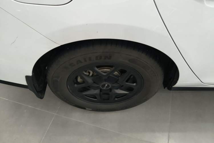 Used BYD Seal 05 DM-i 2025 DM-i Smart Drive 55KM Luxury Model Right Rear Wheel Hub