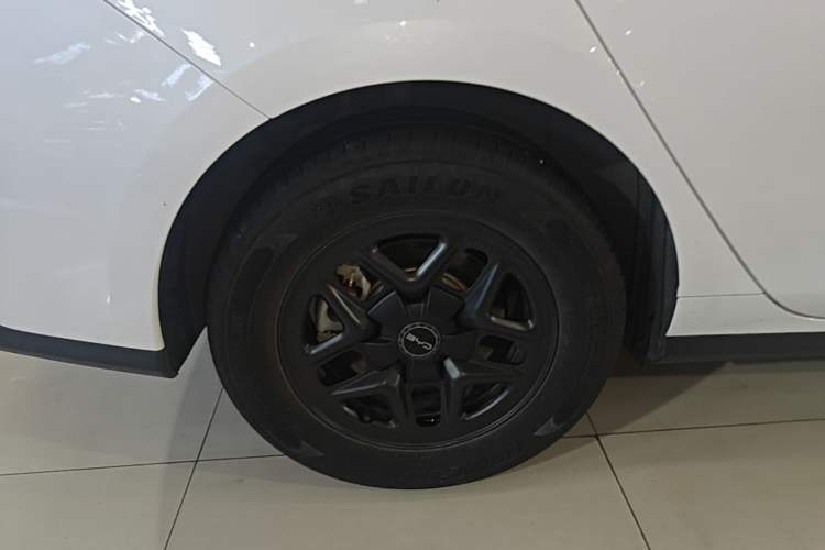 Used BYD Seal 05 DM-i 2025 DM-i Smart Drive 55KM Luxury Model Right Rear Wheel Hub