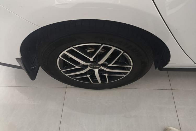 Used BYD Seal 05 DM-i 2025 DM-i Smart Drive 55KM Prestige Model Right Rear Wheel Hub