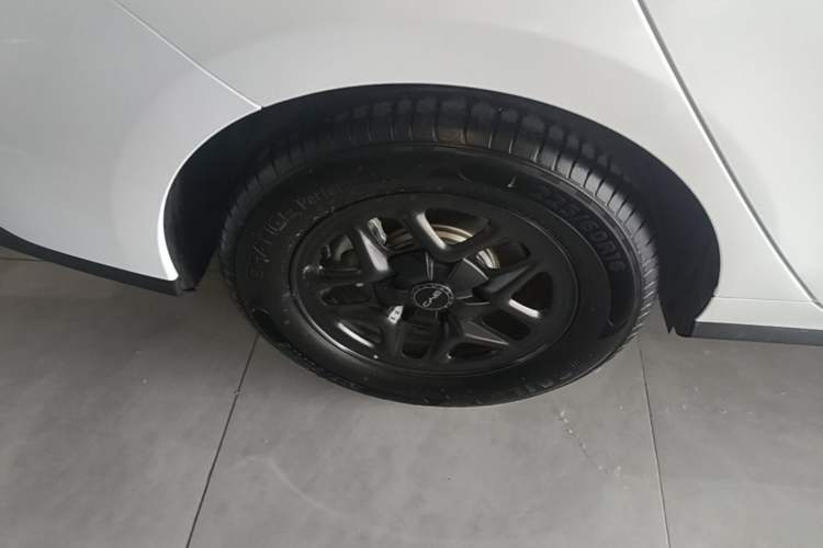 Used BYD Seal 05 DM-i 2025 DM-i Smart Drive 55KM Luxury Model Right Rear Wheel Hub
