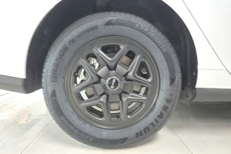 Used BYD Seal 05 DM-i 2025 DM-i Smart Drive 55KM Luxury Model Right Rear Wheel Hub