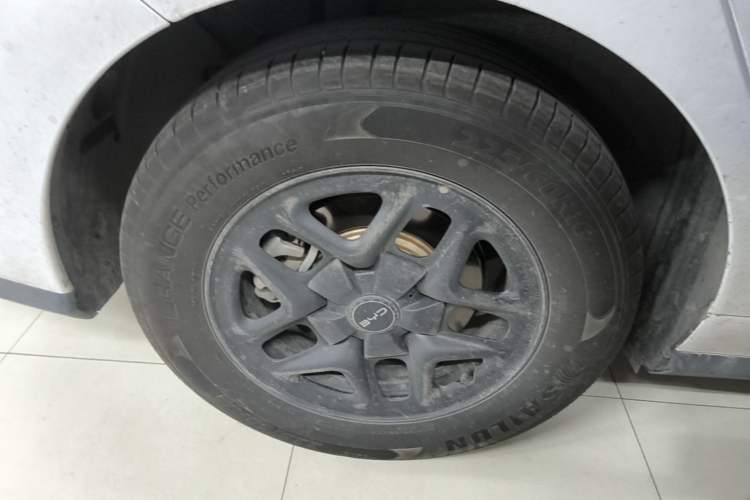Used BYD Seal 05 DM-i 2025 DM-i Smart Drive 55KM Luxury Model Right Rear Wheel Hub