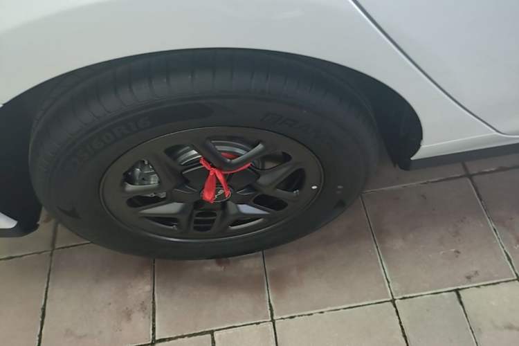 Used BYD Seal 05 DM-i 2025 DM-i Smart Drive 55KM Luxury Model Right Rear Wheel Hub