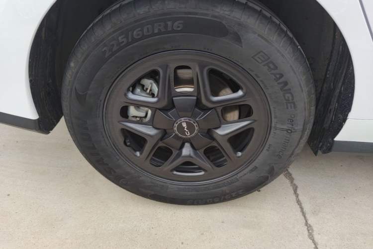 Used BYD Seal 05 DM-i 2025 DM-i Smart Drive 55KM Luxury Model Right Rear Wheel Hub