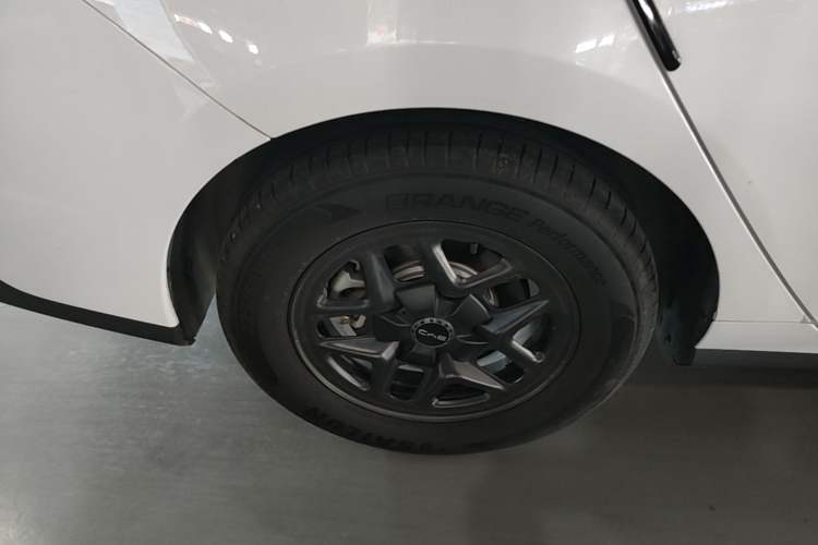 Used BYD Seal 05 DM-i 2025 DM-i Smart Drive 55KM Luxury Model Right Rear Wheel Hub