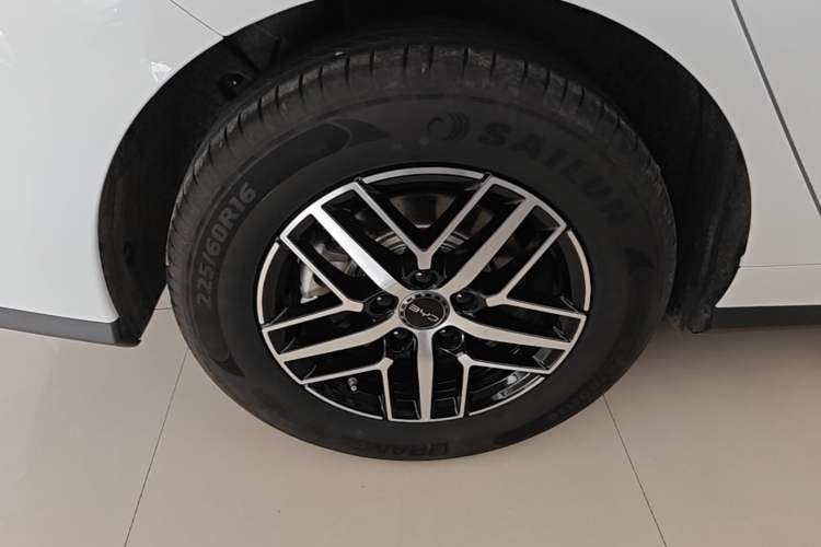 Used BYD Seal 05 DM-i 2025 DM-i Smart Drive 55KM Prestige Model Right Rear Wheel Hub