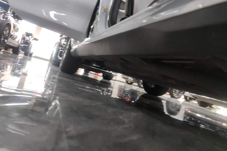 Used BYD Seal 05 DM-i 2025 DM-i Intelligent Drive 120KM Flagship Model Right Side Sill