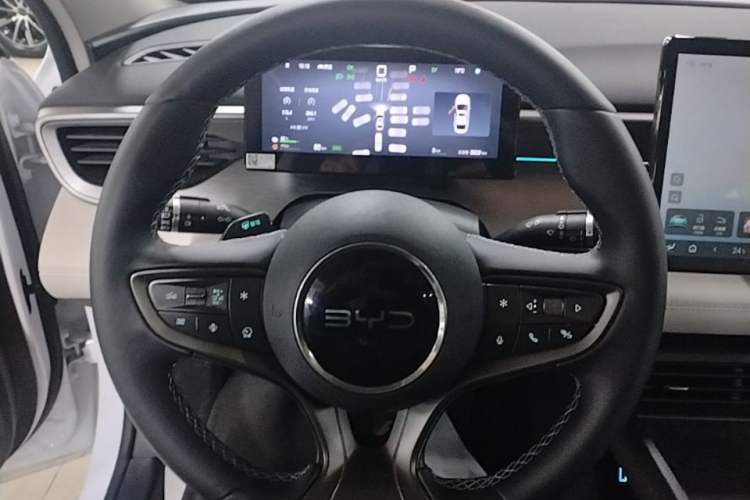 Used BYD Seal 05 DM-i 2025 DM-i Intelligent Drive 120KM Flagship Model Steering Wheel