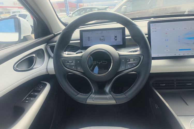 Used BYD Seal 05 DM-i 2025 DM-i Intelligent Drive 120KM Flagship Model Steering Wheel
