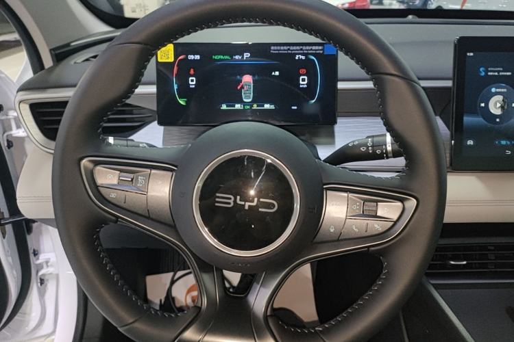 Used BYD Seal 05 DM-i 2025 DM-i Smart Drive 55KM Luxury Model Steering Wheel