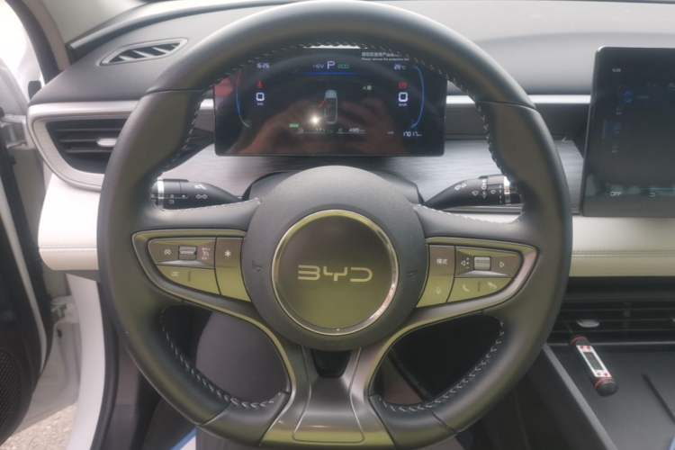 Used BYD Seal 05 DM-i 2025 DM-i Smart Drive 55KM Luxury Model Steering Wheel
