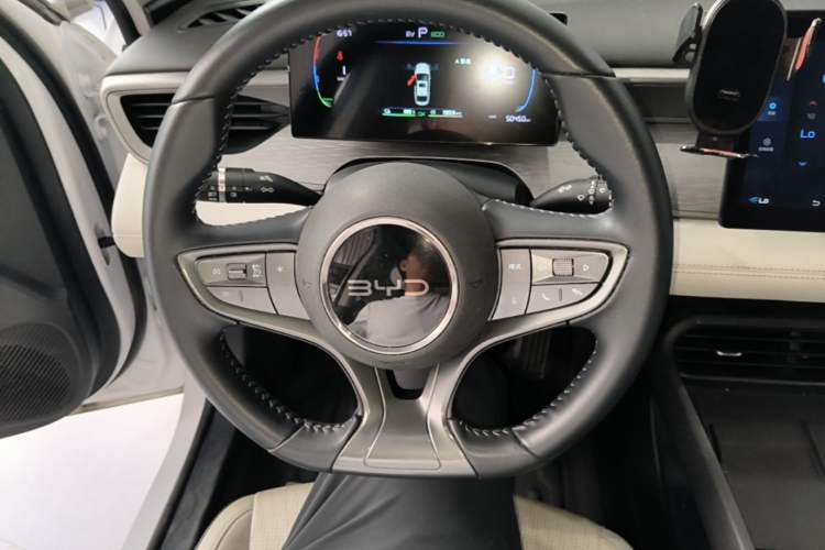 Used BYD Seal 05 DM-i 2025 DM-i Smart Drive 55KM Luxury Model Steering Wheel