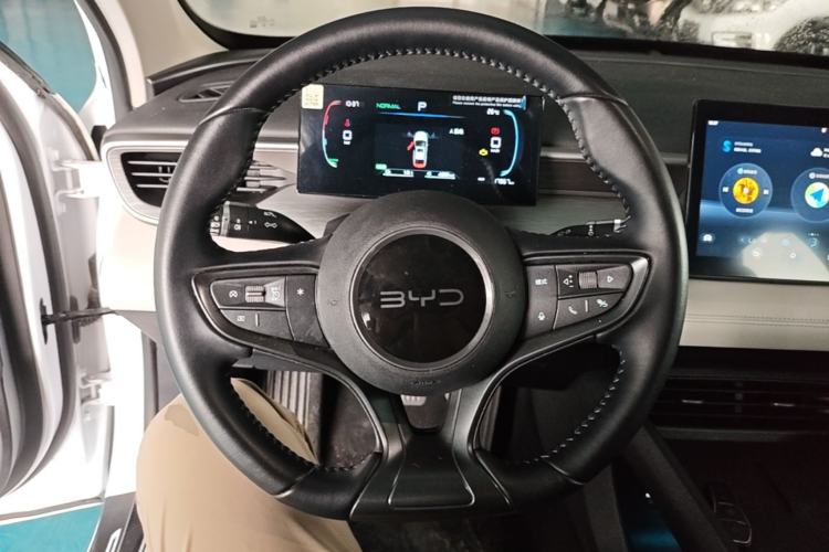 Used BYD Seal 05 DM-i 2025 DM-i Smart Drive 55KM Luxury Model Steering Wheel