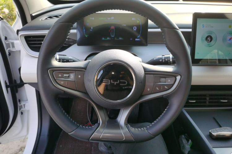 Used BYD Seal 05 DM-i 2025 DM-i Smart Drive 55KM Luxury Model Steering Wheel